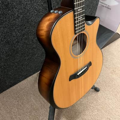 Taylor Builder's Edition 614CE Grand Auditorium Acoustic/Electric Guitar with V-Class Bracing, ES2 Pickup & Hardshell Case 2021 - Natural image 5