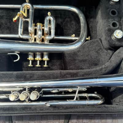 Gently Used Getzen Eterna Flugelhorn and Trumpet Combo with mouthpieces and case image 16