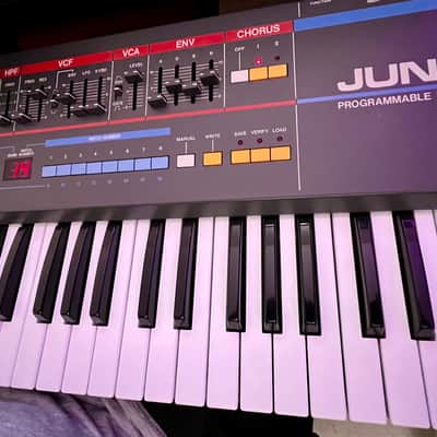 Roland Juno-106 Polyphonic Analog Synthesizer image 3