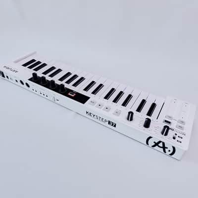 Arturia KeyStep 37 MIDI Controller - White image 2