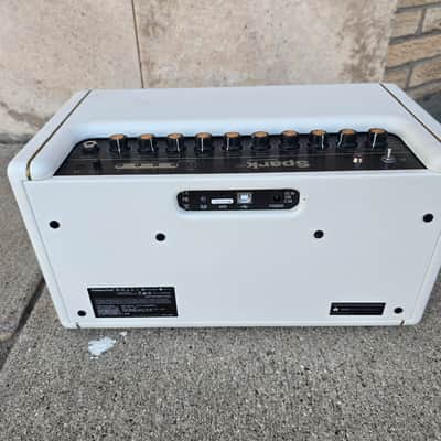 Positive Grid Spark 40 40-Watt 2x4" Modeling Guitar Combo 2020 - Present - White image 6