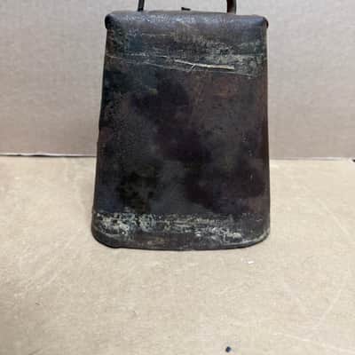Unbranded Vintage Steel Cowbell – Rustic Patina – Heavy-Duty Construction – Fully Functional – Used image 7