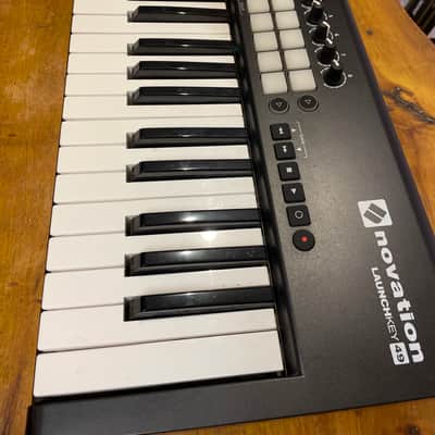 Novation Launchkey 49 MKII MIDI Keyboard Controller 2015 - 2020 - Black - no box - just controller