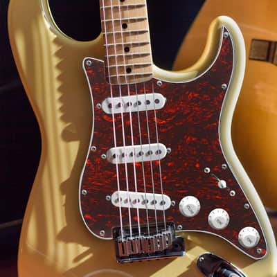 SSS 11 Holes Strat Electric Guitar Pickguard and BackPlate Set for Fender US/Mexico Made Standard Stratocaster Modern Style Guitar Parts (3Ply Red Tortoise) image 3