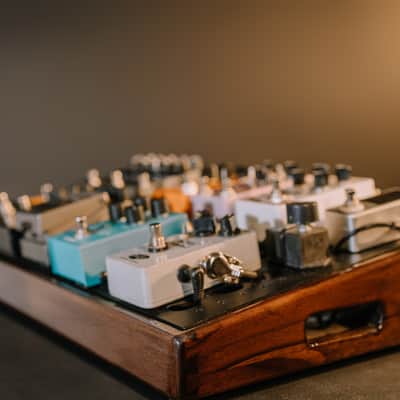 Hands Custom Pedalboard Supreme 20" X 16" with Softcase Luxury Imbuia image 7