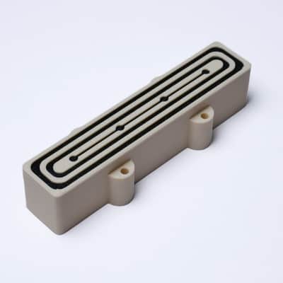 Custom 4-String Jazz Bass Pickup Covers (No Holes) Set of 2 - Cream & Black-Tidal image 3