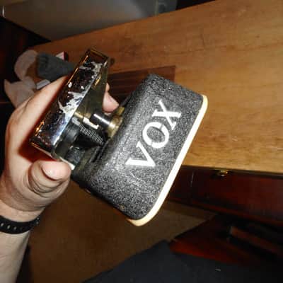 Vox Wah V846 1970 - Black/Chrome (Red Halo)w/bag image 4