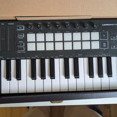 Novation Launchkey Mini MKIII MIDI Keyboard Controller 2019 - Present - Black