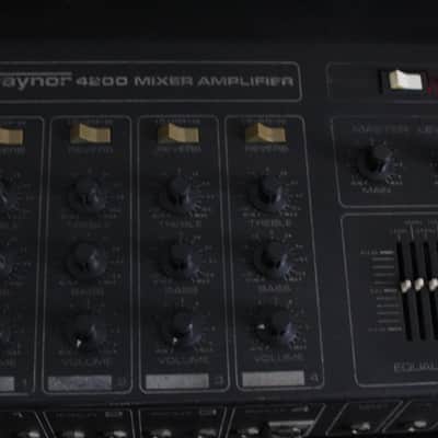 Traynor 4200 Mixer image 3