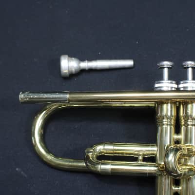 A King Model 600 Bb Trumpet in it's Original Case A Really Nice Horn # 11 T image 5