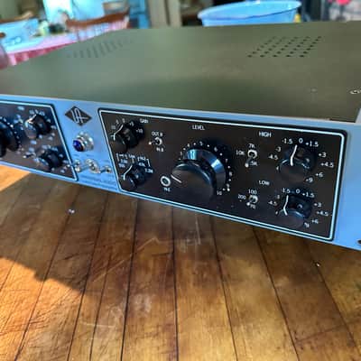 Universal Audio 2-610 Dual Tube Preamps - Amazing Condition! image 2
