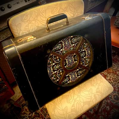 Rotary Connection 12” portable/travel guitar suitcase speaker cabinet. Black/Blue Tolex. Vintage 50’s repurposed case. Unique vintage grill cloth. 12” vintage Pyle 8 ohm speaker. Switchcraft jack 2026 - Black/Blue image 9