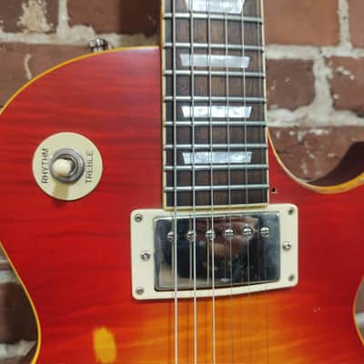 Vintage V100MR-CS Icon Series Single Cut 2010s - Distressed Cherry Sunburst image 3