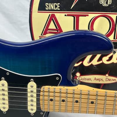 Fender Limited Edition Player Stratocaster HSS Plus Top Electric Guitar MIM - Made in Mexico - Blue Burst image 3