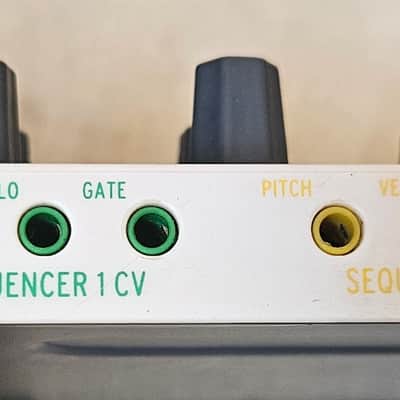 Arturia BeatStep Pro MIDI Controller 2017 - Present - White image 4