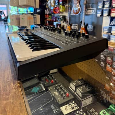 Moog Messenger 32-Key Monophonic Synthesizer 2025 - Present - Black image 4
