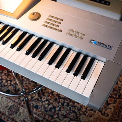 Korg Trinity 61 Music Workstation – Made in Japan – Very Good Condition – 100% Working image 4