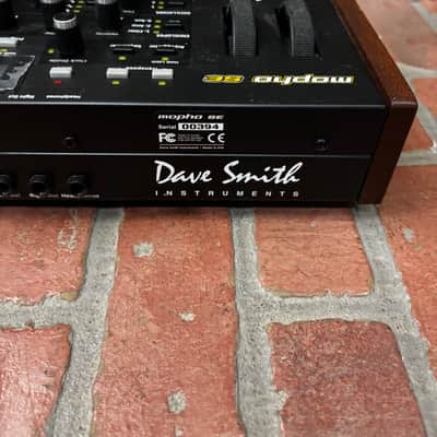 Dave Smith Instruments Mopho SE 42-Key Monophonic Synthesizer 2014 - 2016 - Black with Wood Sides image 6