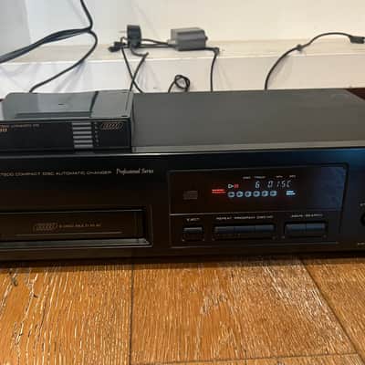 Optimus CD-7200 Compact Disc Automatic Charger Professional Series, Read image 1