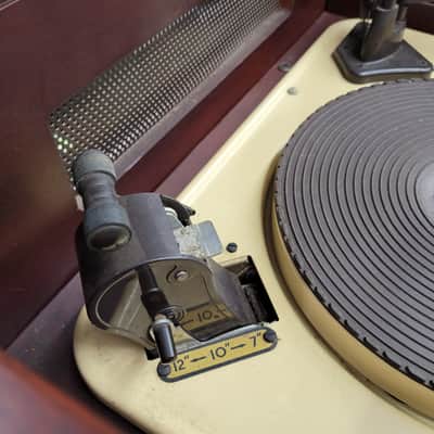 Pilot PT-1030 High Fidelity Phonograph 1956 Walnut image 4