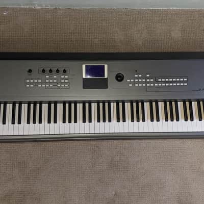 Yamaha MM8 Synthesizer 2010s - Silver