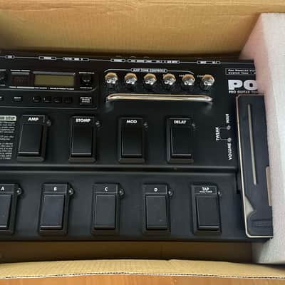 Line 6 POD xt Live Multi-Effect and Amp Modeler 2000s - Black image 1