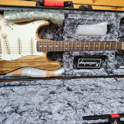 Warmoth Premium stratocaster left handed with Radioshop ID63GT pickups image 15