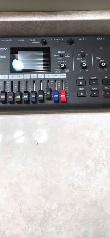 Zoom R12 Portable Multitrack Recorder 2022 - Present - Black Bild 1