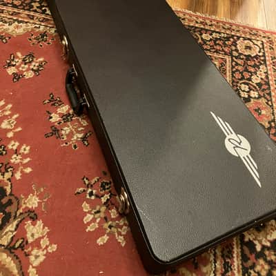 Reverend Reeves Gabrels Signature 2010 image 19