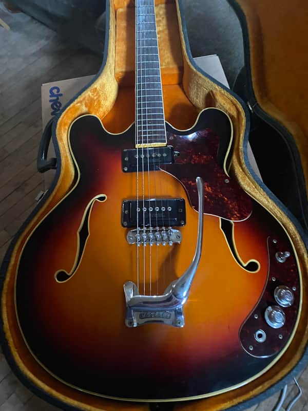 Mosrite Celebrity 1 1972 - Sundurst image 1