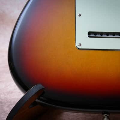 FENDER USA American Elite Stratocaster "3-Color Sunburst + Rosewood" (2020) image 20