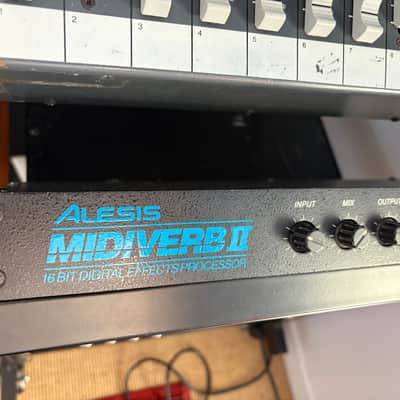 Alesis Midiverb II 16-Bit Digital Effects Processor 1990s - Black image 2