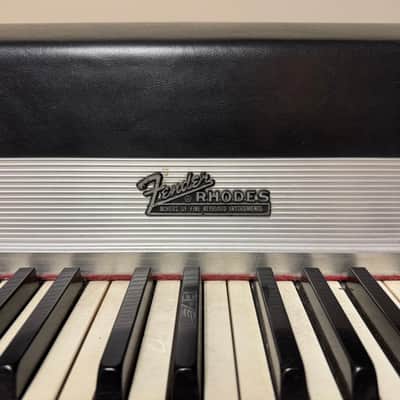 Vintage Fender Rhodes Mark I Stage 73 — Original & Complete image 3