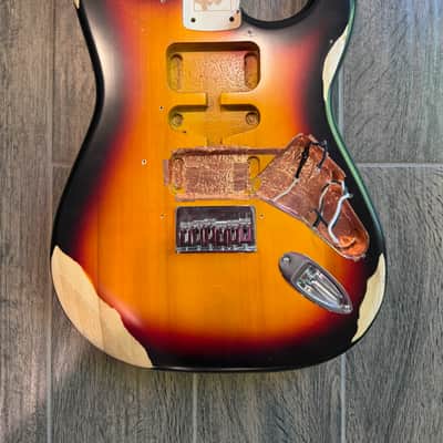 XGP Strat Style 2000s - Sunburst Relic image 1