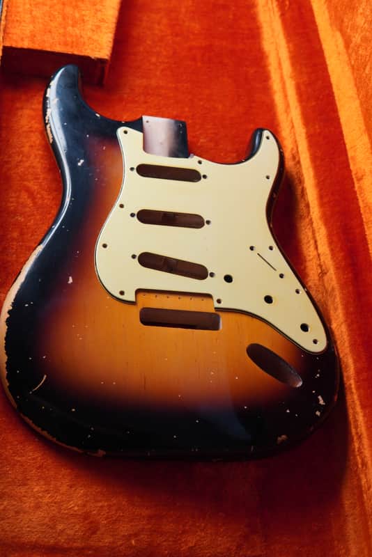 Freakaster Stratocaster Relic Body 3 Tone Sunburst image 1