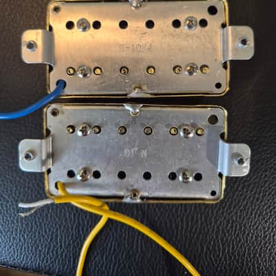 Unbranded Licensed Floyd Rose Tremolo, Humbucker Pickups and accessories - Gold image 3