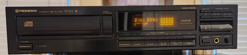 Pioneer Pioneer PD-101 CD Compact Disc Player 90s - Black image 1