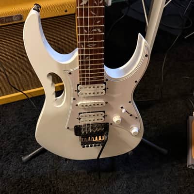 Ibanez JEMJR-WH Steve Vai Signature with Rosewood Fretboard 2015 - 2017 - White image 6