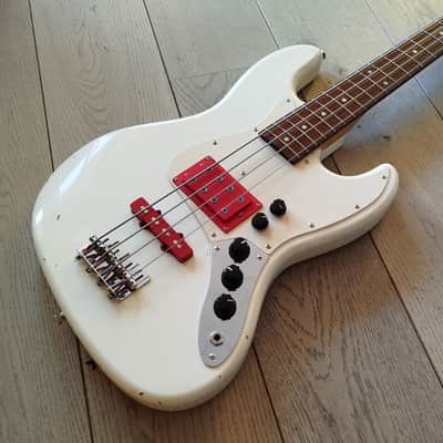 Warmoth licensed by Fender Berry Oakley Tractor Bass 2010s - White, Walbucker pickup, Wal2 preamp image 1