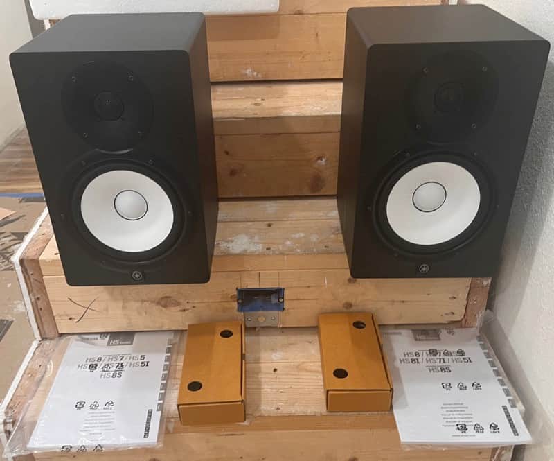 Yamaha HS8 Powered Studio Monitor (Pair) - Mint Condition image 1