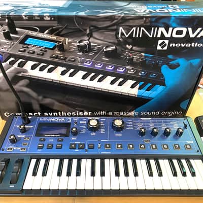 Novation MiniNova 37-Key 18-Voice Synthesizer 2012 - Present - Blue