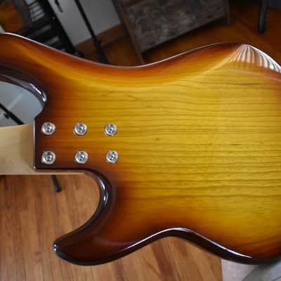 G&L LB-100, 2023 USA model , One piece Ash body, Factory paperwork & case, Gorgeous image 6