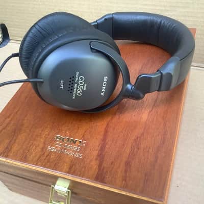 Sony MDR-CD550 Vintage Headphones Digital Reference monitor MDR CD 550 with original box image 2