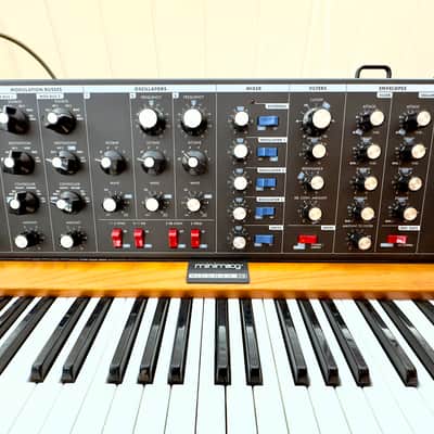Moog Minimoog Voyager Old School