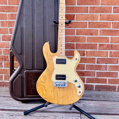 1982 Peavey T-15 - Natural, Ash Body, Nitrocellulose, Original Case, USA made, Short-Scale image 1