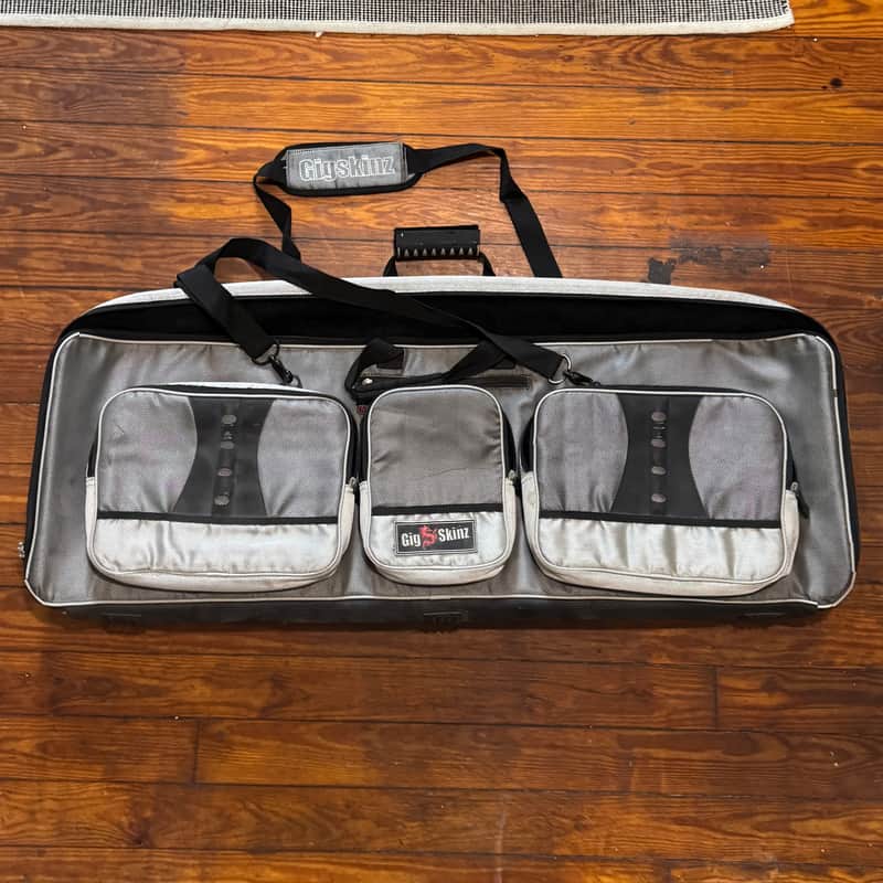 GigSkinz GSK5 61-Key Keyboard Gig Bag w/ Shoulder Strap 42”x12.5”x5” image 1