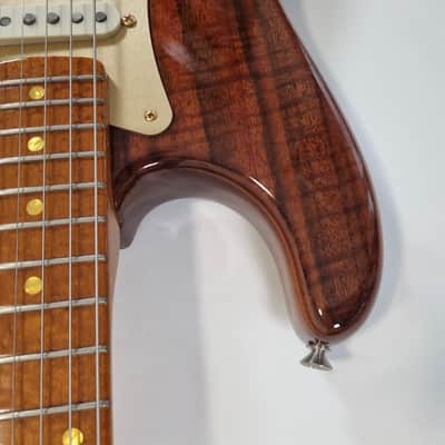 Fender Stratocaster Artisan Claro Walnut 2016 Custom Shop Amber Tinted image 10