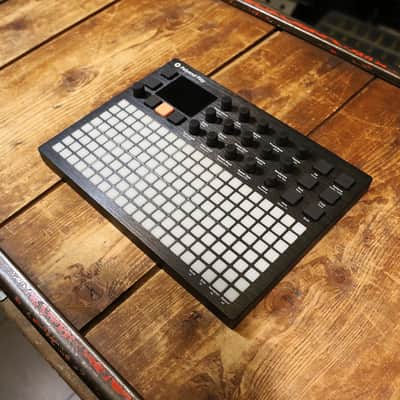 Polyend Play Sample-Based MIDI Groovebox 2022 - Present - Black image 3