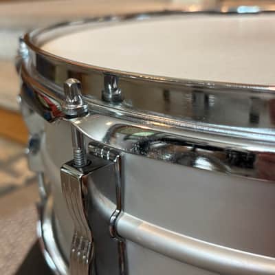 One of a Kind NOS Ludwig No. 404 Acrolite 5x14" 8-Lug Aluminum Snare Drum with Pointed Blue/Olive Badge Early 70s image 9