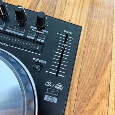 Pioneer DDJ-SR2 Portable 2-channel Controller for Serato DJ 2010s - Black image 2